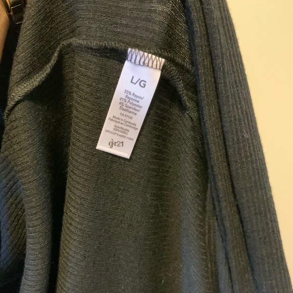 G21 // BNWT long length knit cardigan - Picture 2 of 4